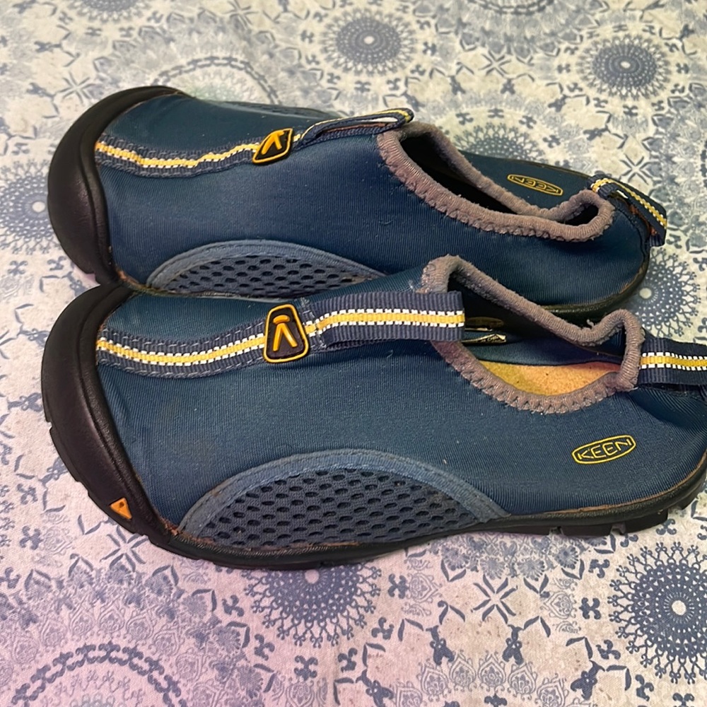 water shoes for boys